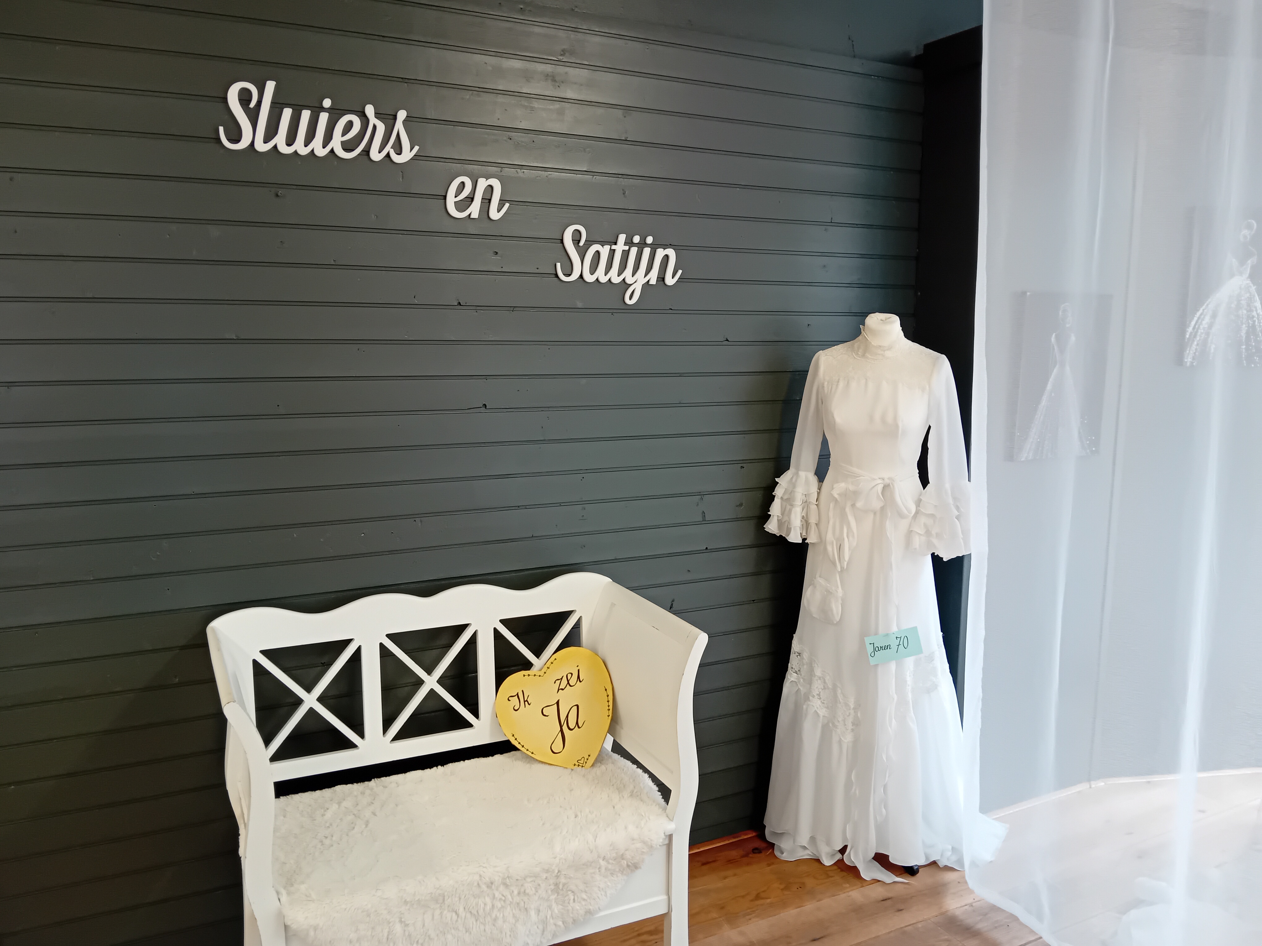 Bruidssalon Sluiers en Satijn