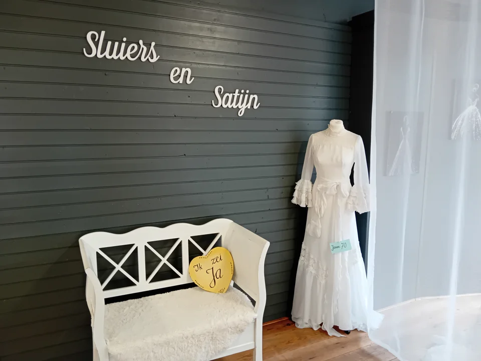 Bruidssalon Sluiers en Satijn